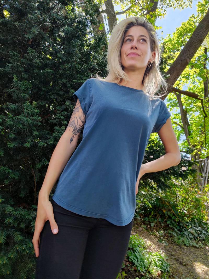 Damen Basic Shirt Washed Blue Aus Biobaumwolle/T-Shirt Organic Cotton Tree Of Life von LifeTreeDE
