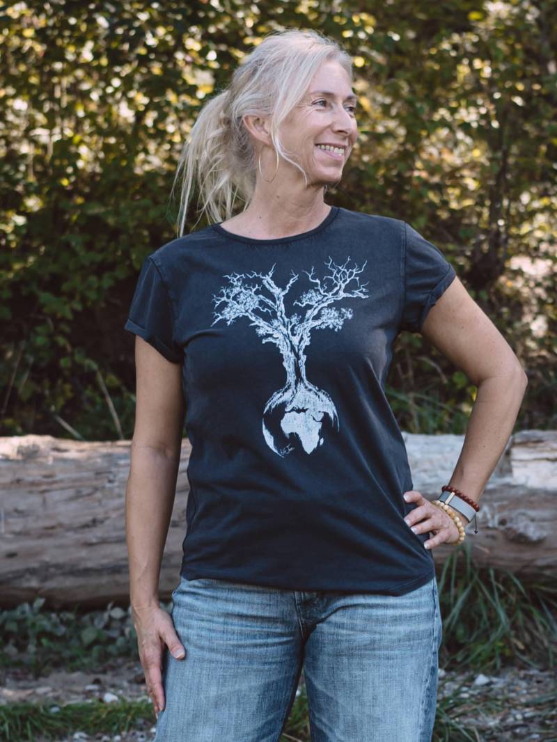 Eco-Friendly Organic Cotton T-Shirt, "Weltenbaum" Design | Rolled Up Sleeve von LifeTreeDE