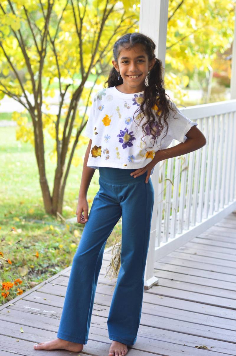 Mädchen Bio Flare Yoga Hose, Baumwolle Hohe Taille Leggings, Weites Bein Weich Stricken Dehnbar Retro Kinder Nachhaltige Kleidung, Tween Essential von LifecycleApparel