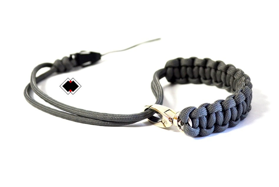 Paracord Kamera-Handschlaufe - Grau Verstellbar Mit Drehverschluss Und Schnellverschluss Maßanfertigung Made in Usa Paracord Kamera-Handschlaufe - Grau Verstellbar Mit Drehverschluss Und Schnellverschluss Maßanfertigung Made in Usa von LifelineOutdoorGear