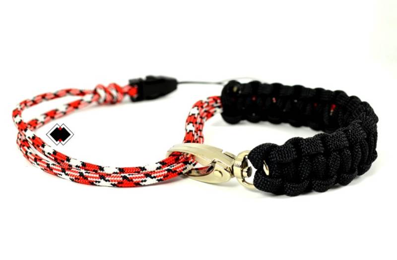 Paracord Kamera-Handschlaufe - Schwarz-Rot-Weiß Verstellbar Mit Drehverschluss Und Schnellverschluss Spezialanfertigung Made in Usa Paracord Kamera-Handschlaufe - Schwarz-Rot-Weiß Verstellbar Mit Drehverschluss Und Schnellverschluss Spezialanfertigung Made in Usa von LifelineOutdoorGear