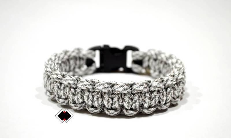 Paracord Survival Armband Artic Camo Handgefertigt in Den Usa von LifelineOutdoorGear