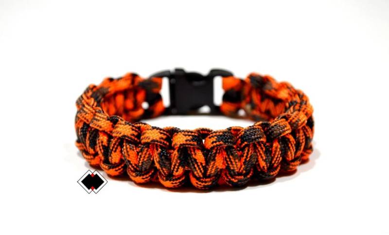Paracord Survival Armband Open Season Camouflage Handgefertigt in Den Usa Paracord Survival Armband Open Season Camouflage Handgefertigt in Den Usa von LifelineOutdoorGear