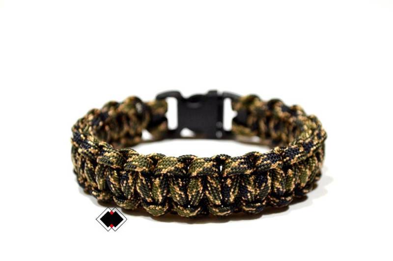 Paracord Survival Armband Veteran Camo Handmade in Usa Paracord Survival Armband Veteran Camo Handmade in Usa von LifelineOutdoorGear