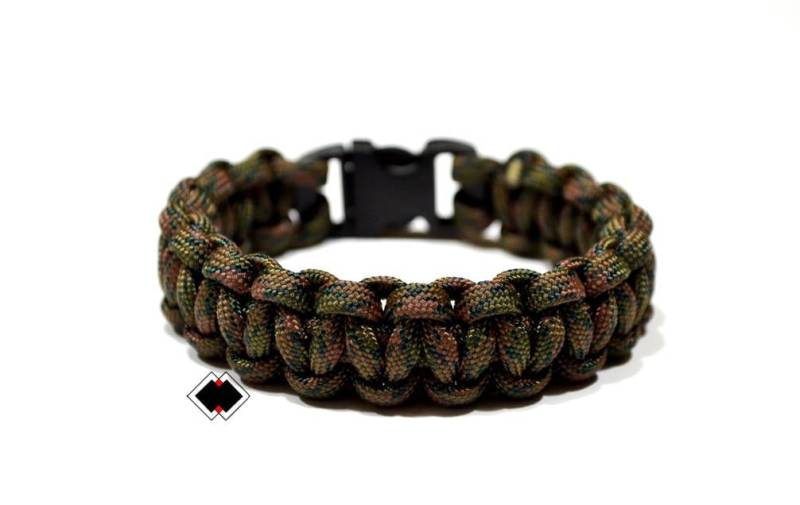 Paracord Survival Armband Wetland Camo Handgemacht in Den Usa Paracord Survival Armband Wetland Camo Handgemacht in Den Usa von LifelineOutdoorGear