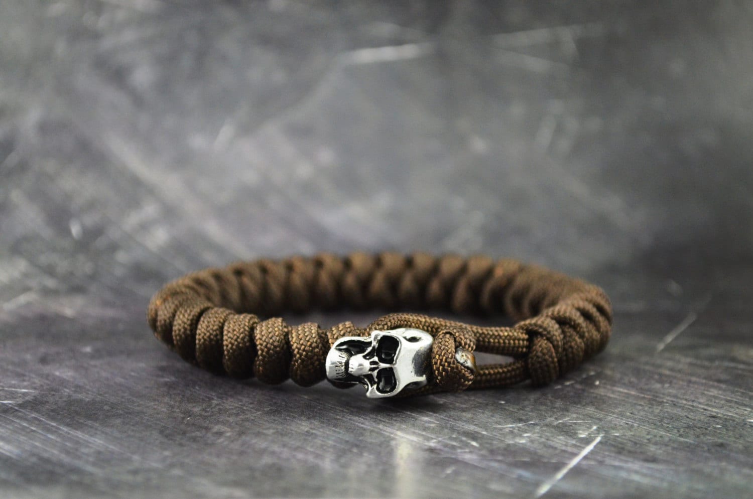 Skull Paracord Armband - Braun Skull Paracord Armband - Braun von LifelineOutdoorGear