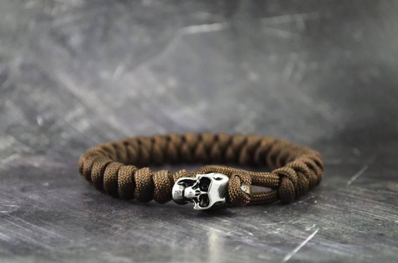 Skull Paracord Armband - Braun Skull Paracord Armband - Braun von LifelineOutdoorGear