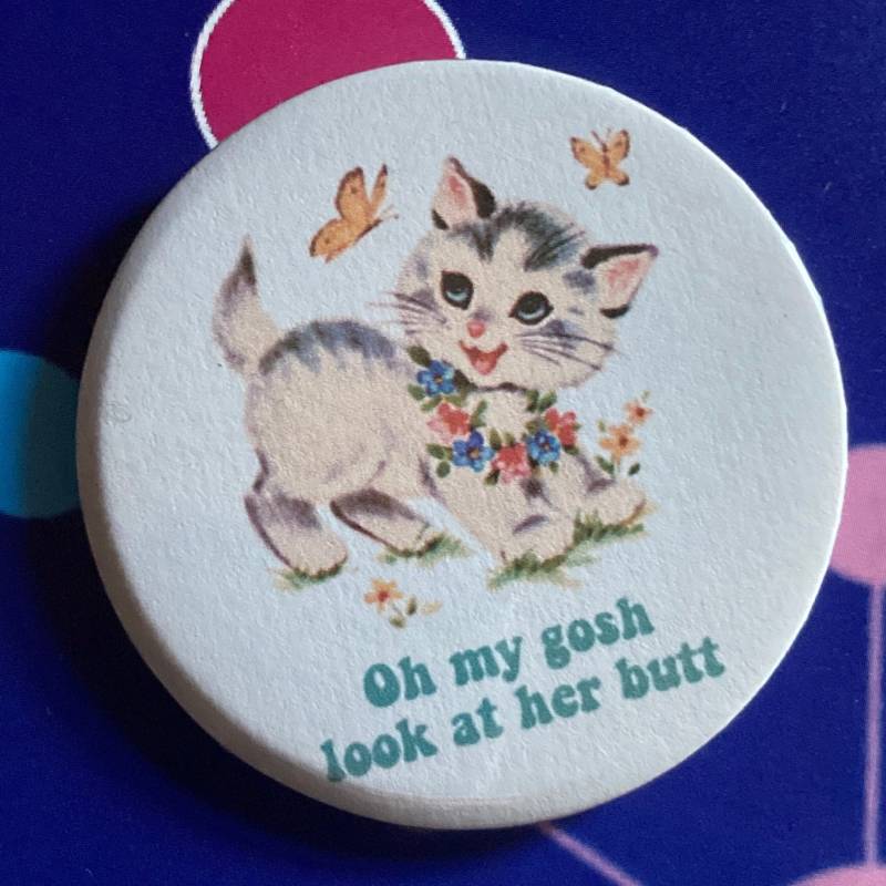 Vintage Mash-Up Pin Von Nicki Minaj - Oh My Gosh Look At Her Butt von LifesBigCanvas