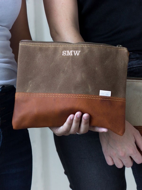 Leder Clutch Monogramm Brautjungfer Geschenk Personalisierte Bleistift Beutel Canvas Reißverschluss Geldbörse - Lifetime Leather von LifetimeLeatherCo