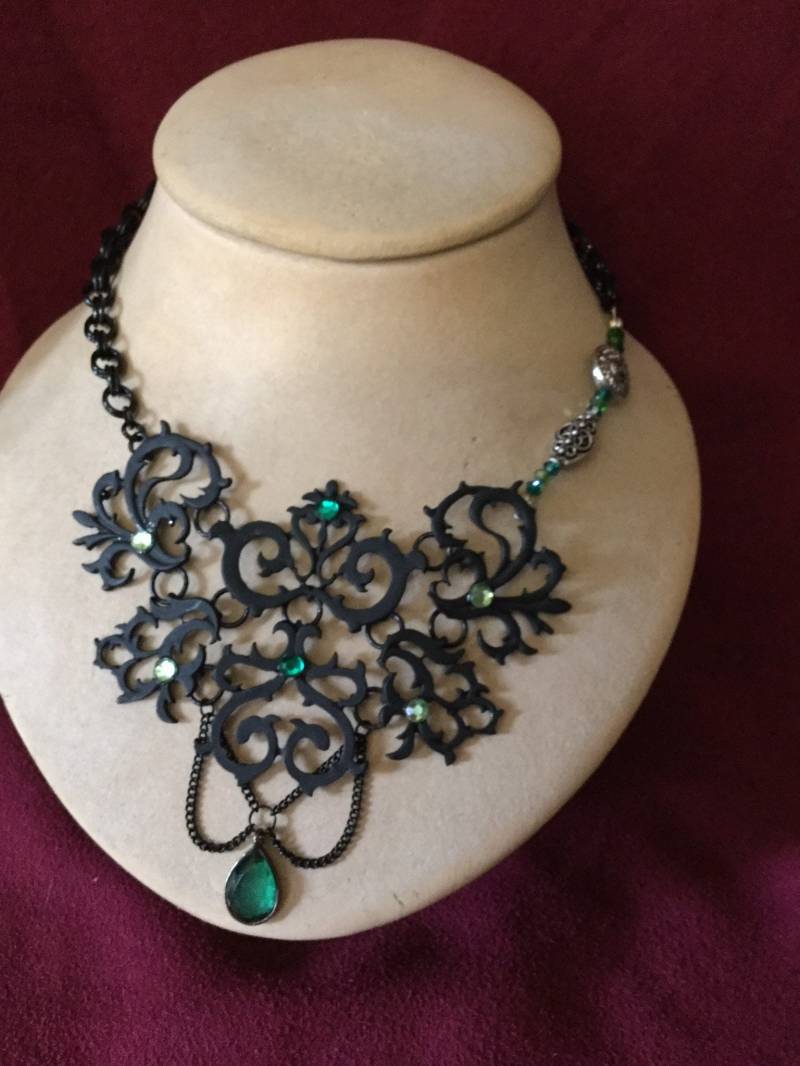 Mattschwarzes Scrollwork von LightBendStudios