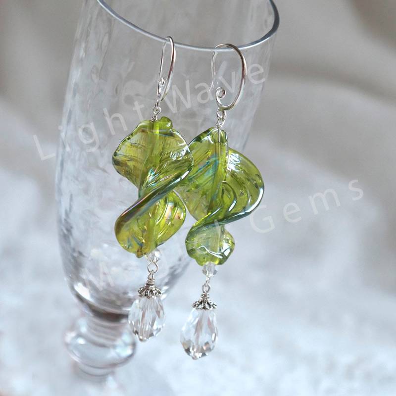 Ab Grün Twist Fee Glas Blatt Tropfen Ohrringe W Fancy Sterling Ew Ab Grün Twist Fee Glas Blatt Tropfen Ohrringe W Fancy Sterling Ew von LightWaveMagickGems