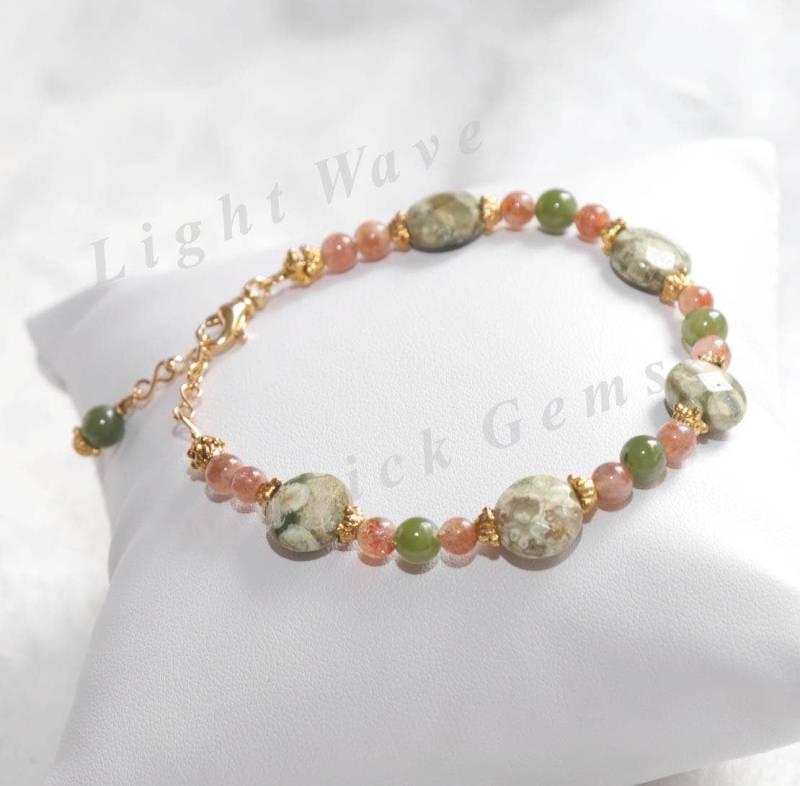 Mystic Green Rhyolith & Sunstone Armband - Free Ship Usa Mystic Green Rhyolith & Sunstone Armband - Free Ship Usa von LightWaveMagickGems