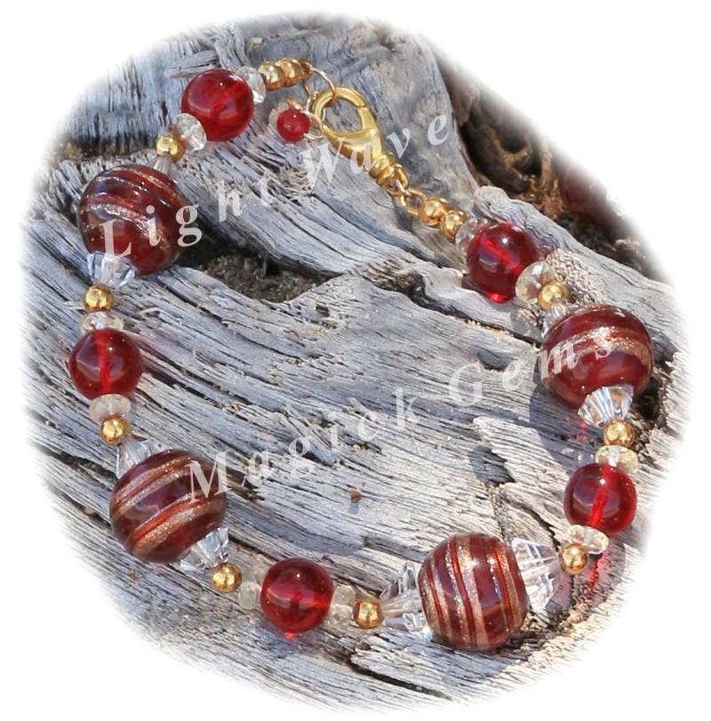 Royal Crimson Armband ~ Seltene Glasperlen Mit Quarz & Sonnensteinen Goldenen Akzenten Royal Crimson Armband ~ Seltene Glasperlen Mit Quarz & Sonnensteinen Goldenen Akzenten von LightWaveMagickGems