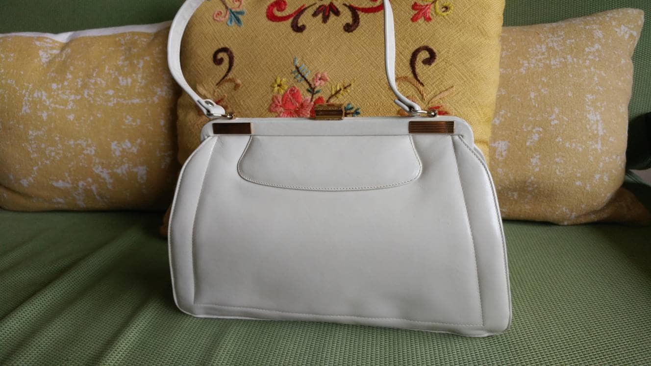 60S Crossbody Henkeltasche Coret in Creme-Weiß von Liinaloom