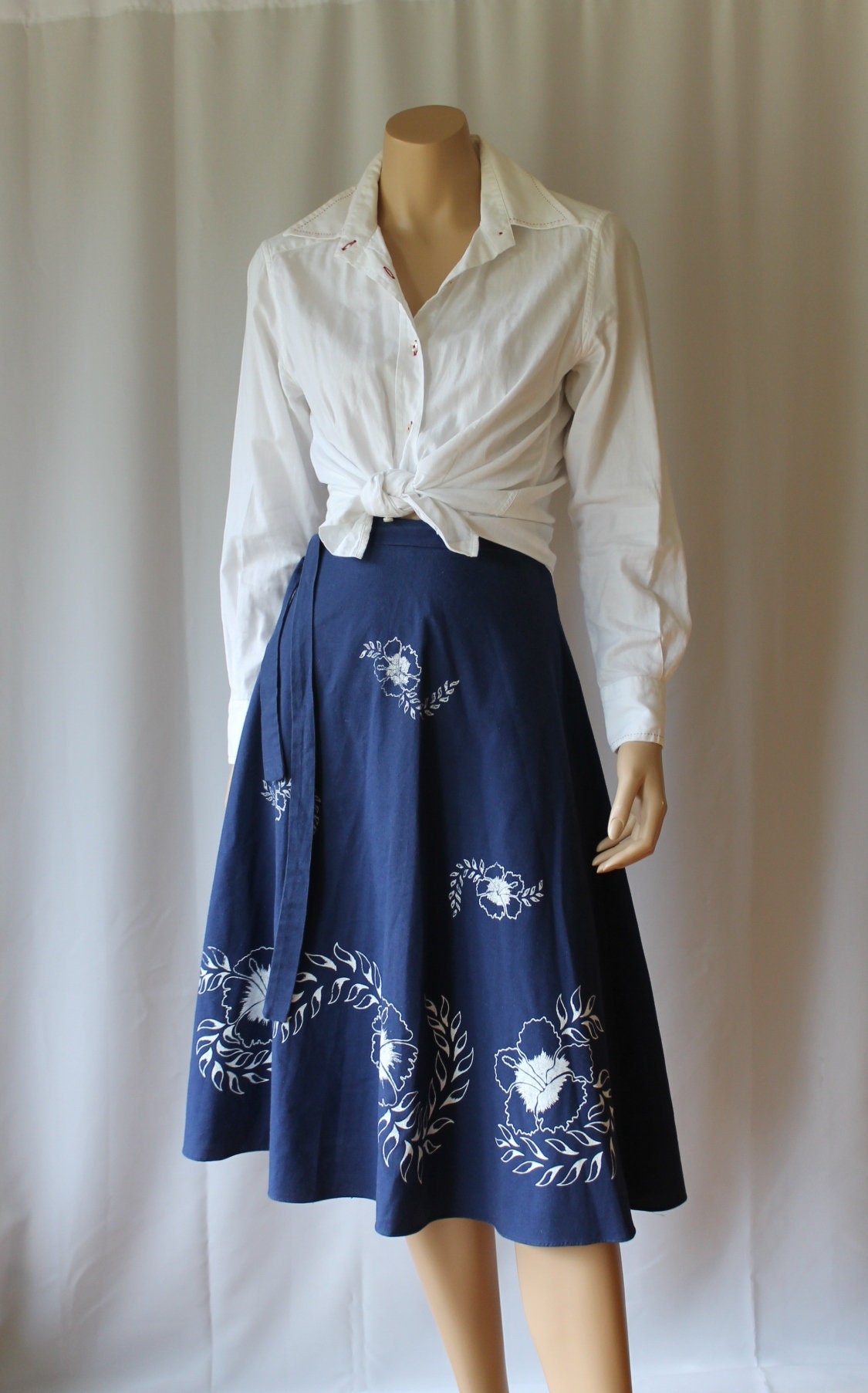 70Er Jahre Paradise Isle Hawaii Wickelrock Hibiskus Blumen Rock Kleid Handbedruckt Rock, Wickelrock, Neuheit von Liinaloom