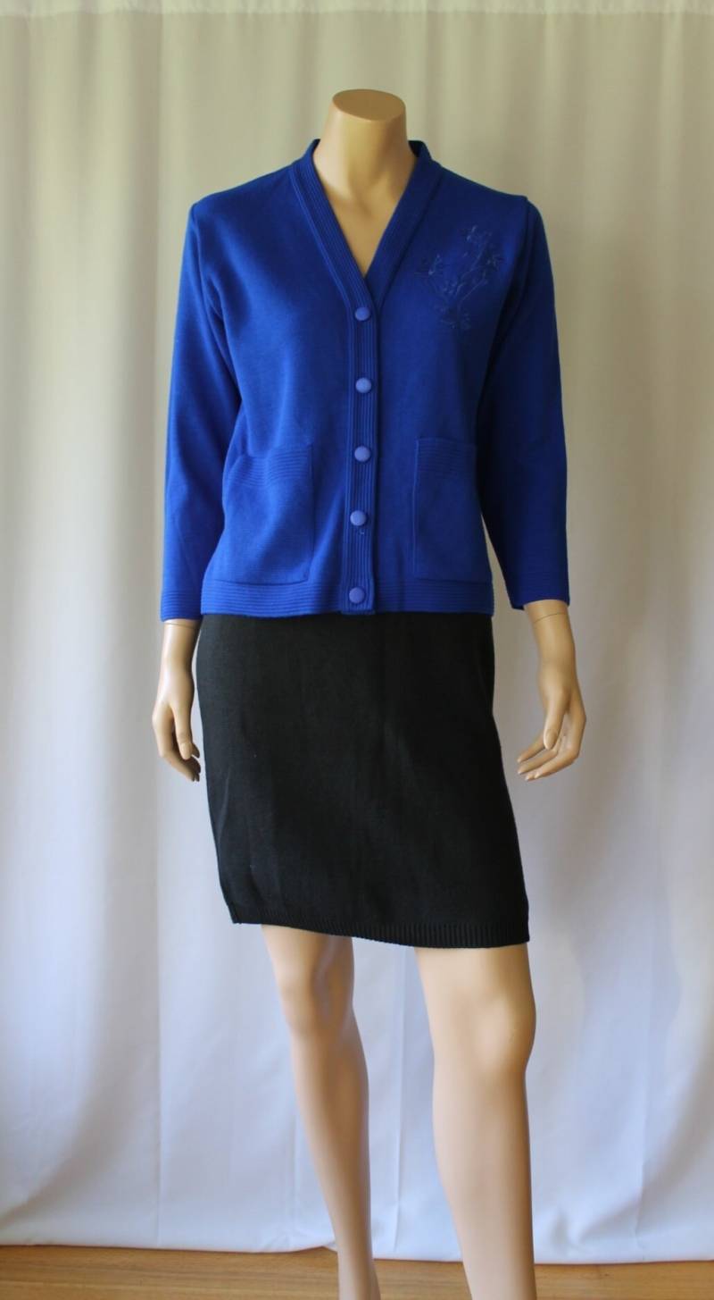 Vintage 1960Er Jahre Strickjacke Cobalt Blue Bestickter Pullover Uk Nicole Alice Deadstock von Liinaloom