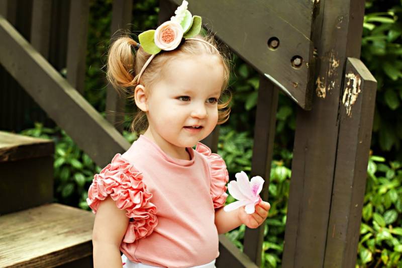 Solides Rüschen-Kurzarm-Shirt in Vielen Farben Erhältlich/Rüschen-Oberteil Für Mädchen von LilDimples