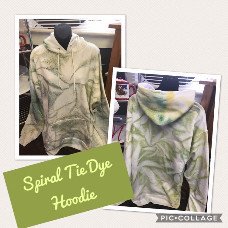 Pin Wheel Batik Hoodie von LilGellys