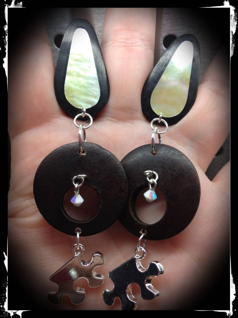 25mm Oder 1In Gauge Bio Sono Holz & Perlmutt Flared Tear Drop Plugs 25mm Oder 1In Gauge Bio Sono Holz & Perlmutt Flared Tear Drop Plugs von LilItaliaDesigns