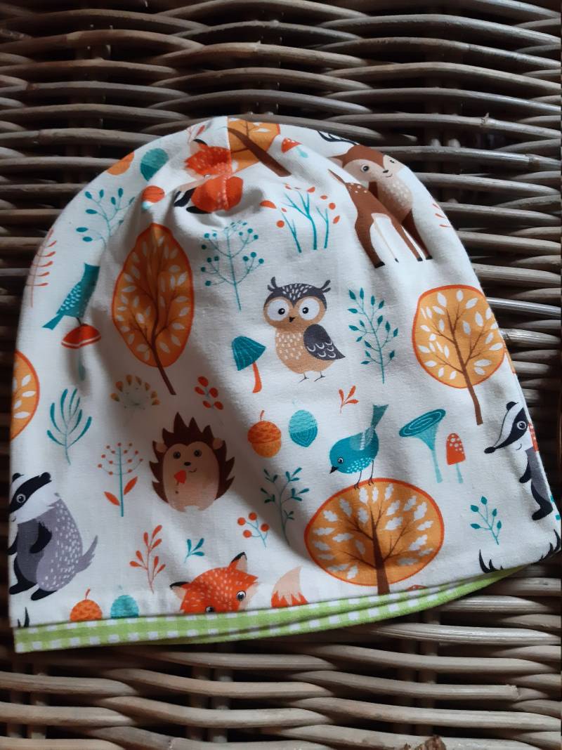 Mütze Creme Wendemütze Mit Waldtieren, Fuchs Igel Kindermütze Blumen Für Kinder Ku 48-50cm Orange Grün Kariert Kinderbeanie von LilaEmmi