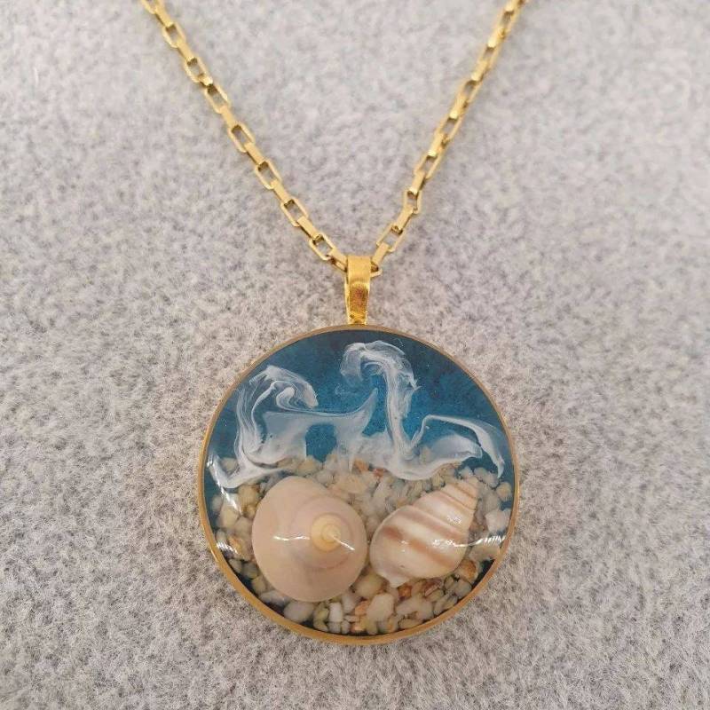 Resin Goldplated Necklace Ocean Pendant For Lover The Sea Unique Gift Woman Beautiful From Nature Meditation Schön Kette Resin Goldplated Necklace Ocean Pendant For Lover The Sea Unique Gift Woman Beautiful From Nature Meditation Schön Kette von LilaGalerie