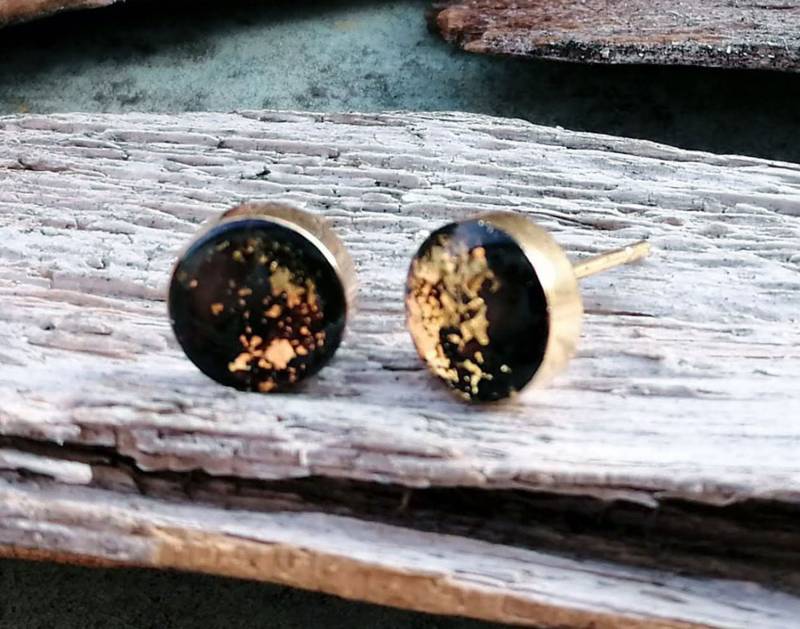 1 Paar Kleine Runde Schwarze Blattgold Ohrstecker Chirurgenstahl Harz Ohrringe Besonderes Schmuckgeschenk Boho Female Frau von LilaLaVi