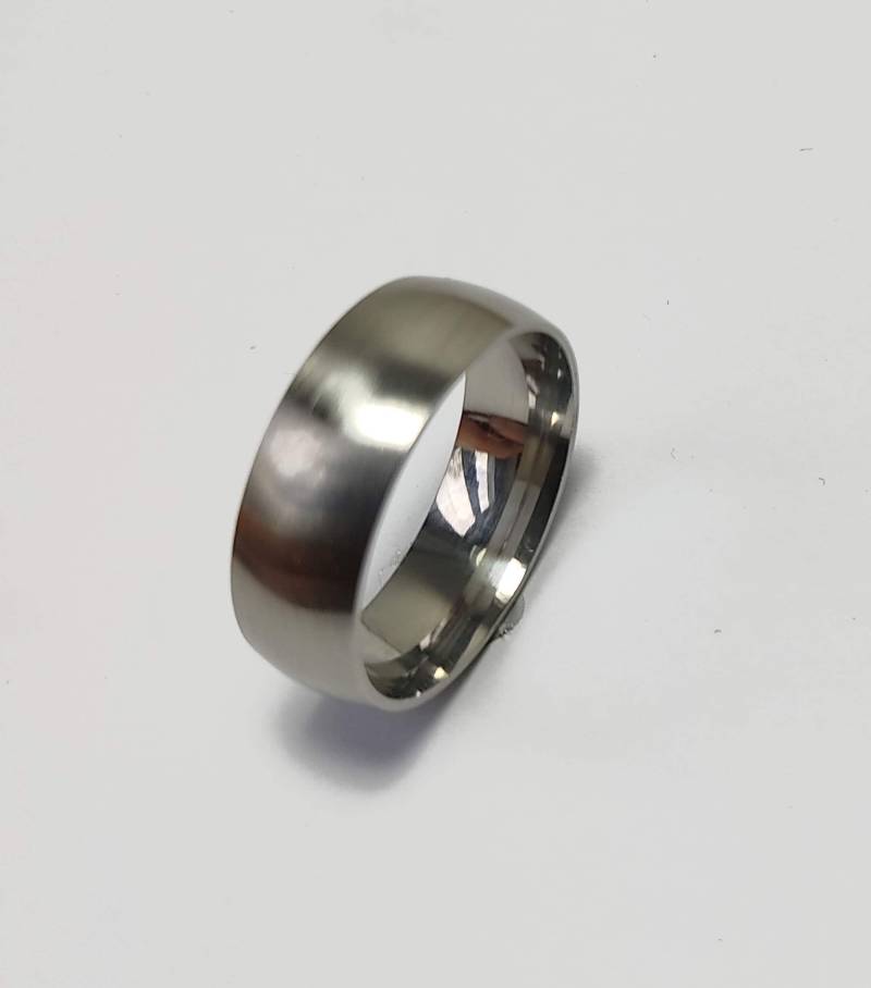 Matt Edelstahlring Fingerring Ring Edelstahl Silber Herren Männer Einfach Schlicht 8 Mm Breit Dicker Herrenring Männerringe von LilaLaVi