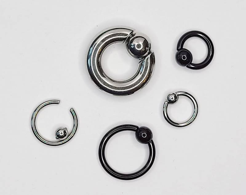 Piercing Klemmring Geschlossener Klemmkugelring Klemmringpiercing Mit Kugel Bcr | Ball Closure Ring Silber Schwarz von LilaLaVi