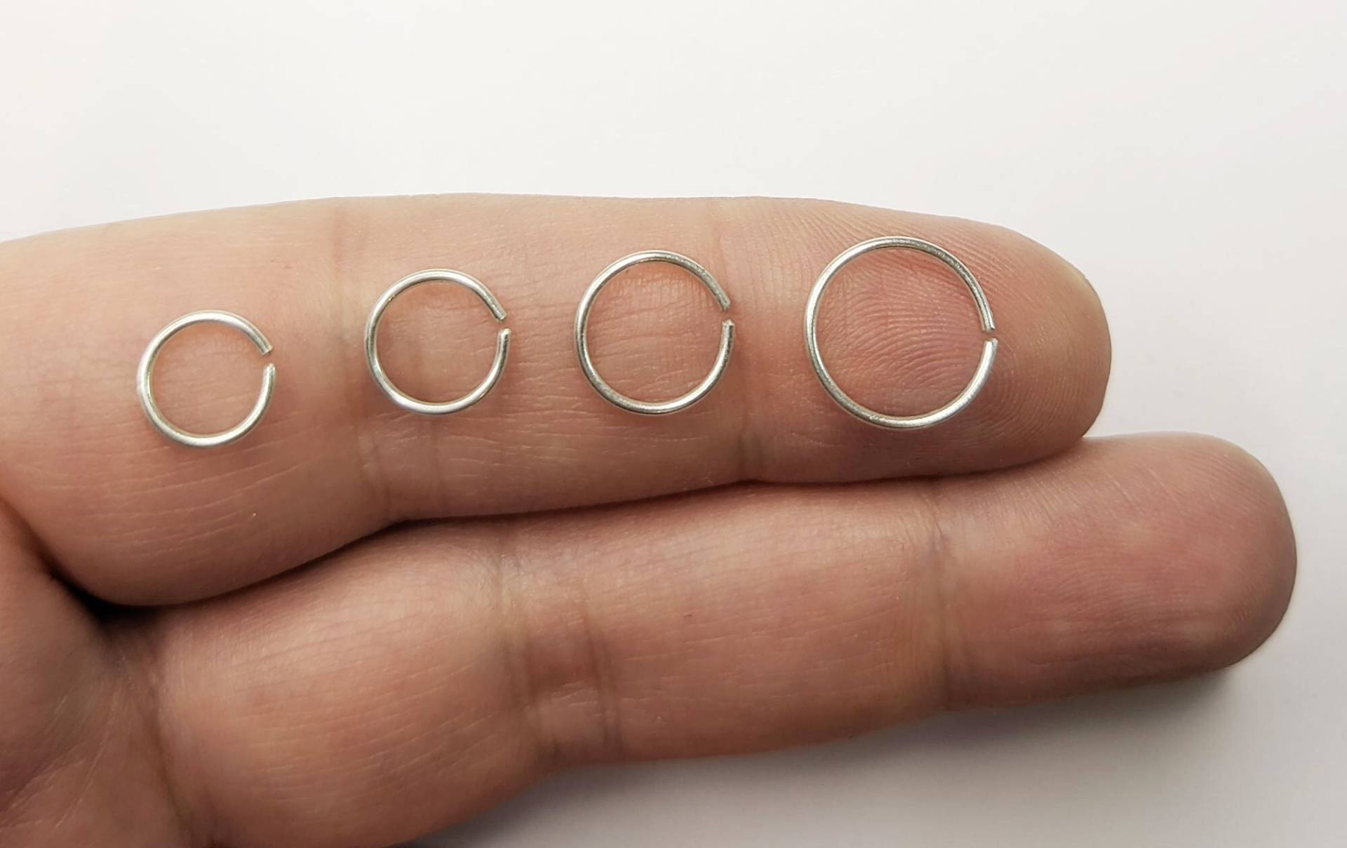 925Er Silber 0, 6 Mm/0, 8 Mmnasenpiercing Segmentring Septum Nase Ring Brust Lippen Sehr Dünner Nasenring Helix Ohrpiercing 5 - 10 925Er Silber 0, 6 Mm/0, 8 Mmnasenpiercing Segmentring Septum Nase Ring Brust Lippen Sehr Dünner Nasenring Helix Ohrpiercing 5 - 10 von LilaLaViPiercing
