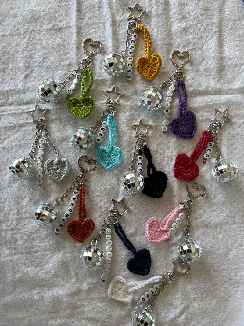 Taylor Inspired Eras Keychain | Mirrorball Crochet Fanmade Custommade Lilacflowersshop Taylor Inspired Eras Keychain | Mirrorball Crochet Fanmade Custommade Lilacflowersshop von LilacFlowersShop