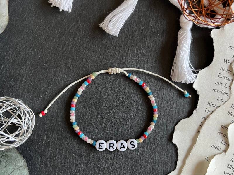 Taylor Inspired Tour Bracelet | Merch Fanmade Rocailles Miyuki Letters Minimalistic Lilacflowersshop Taylor Inspired Tour Bracelet | Merch Fanmade Rocailles Miyuki Letters Minimalistic Lilacflowersshop von LilacFlowersShop