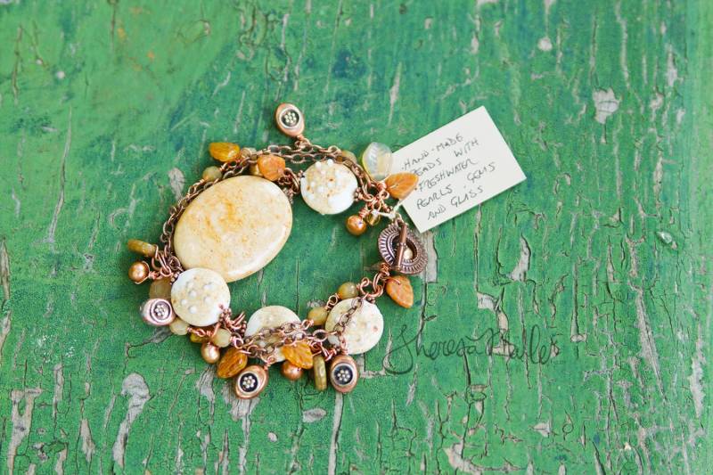 Bemalte Wüste - Jaspis Und Artglass Armband Verfügt Über Facettiert, Kupfer Blatt-Förmigen Perlen Süßwasserperlen. Tierra Cast Verschluss von LilacLantern