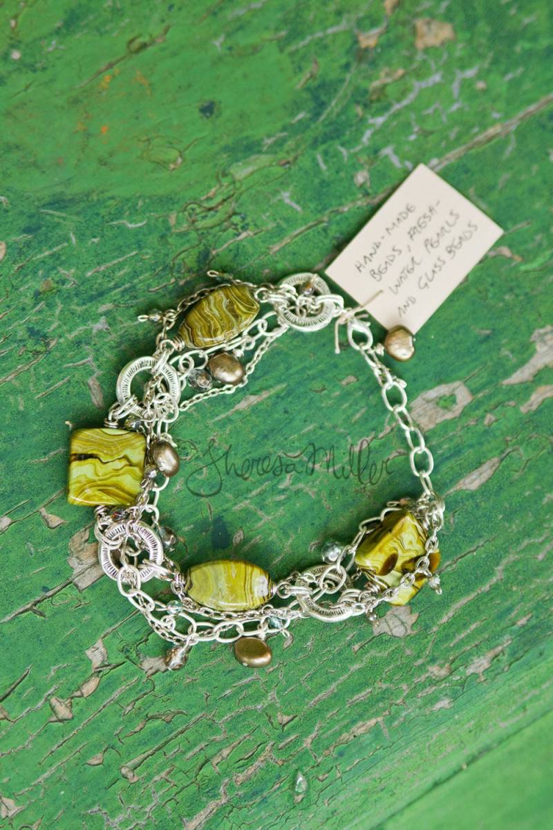 Bis Auf Cripple Creek - Atemberaubende Ceramicand Süßwasser Perle Armband, Akzentuiert Mit Facettierten Glasperlen Bis Auf Cripple Creek - Atemberaubende Ceramicand Süßwasser Perle Armband, Akzentuiert Mit Facettierten Glasperlen von LilacLantern