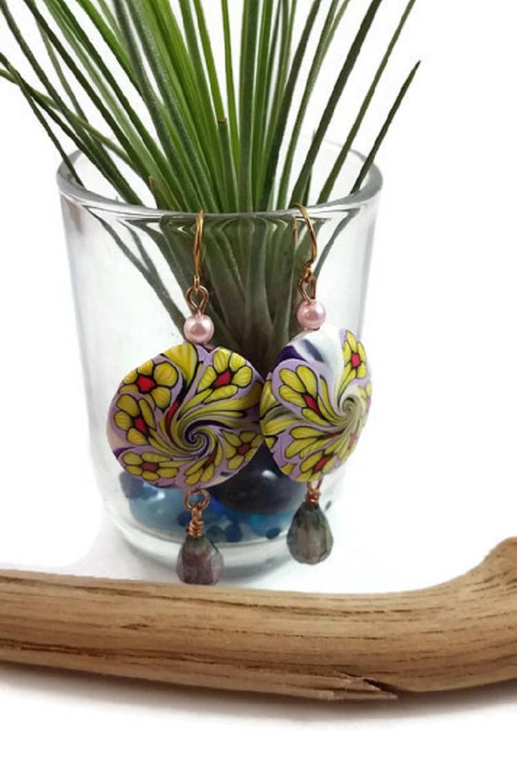 Linsen-Perlen-Ohrringe, Boho Schmuck, Blumenschmuck, Florale Ohrringe, Fimo Schmuck von LilacSeaStudio