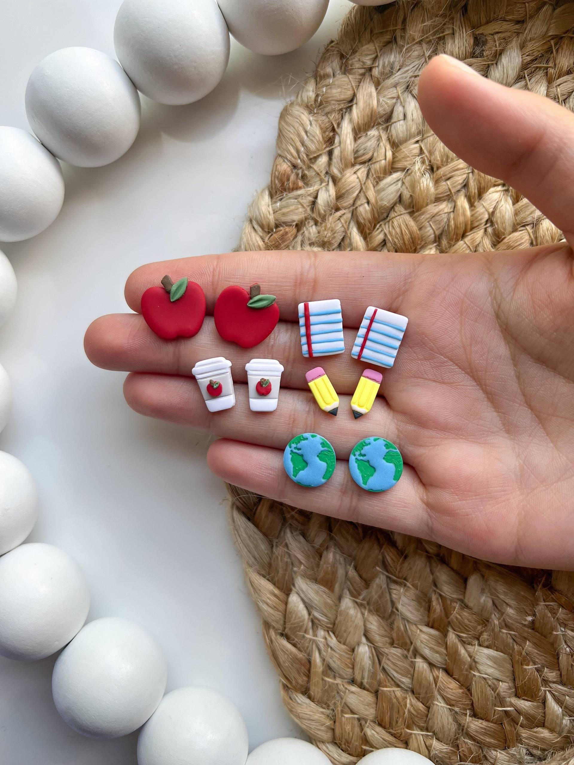 Zurück Zu Schule Ohrringe|Ton Ohrringe| Stud Pack Ohrringe | Lehrer Wertschätzung Ohrringe|Apfel Ohrringe|Schule Ohrringe|Lehrer Zurück Zu Schule Ohrringe|Ton Ohrringe| Stud Pack Ohrringe | Lehrer Wertschätzung Ohrringe|Apfel Ohrringe|Schule Ohrringe|Lehrer von LilacandLili