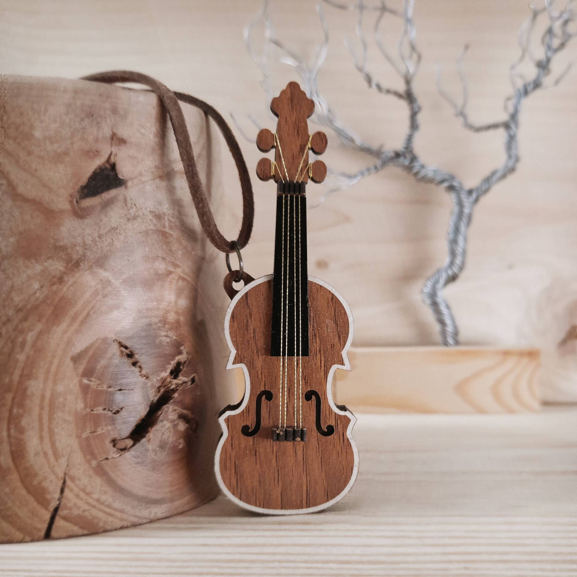 Miniatur Violine Halskette Miniatur Violine Halskette von Lilawelt