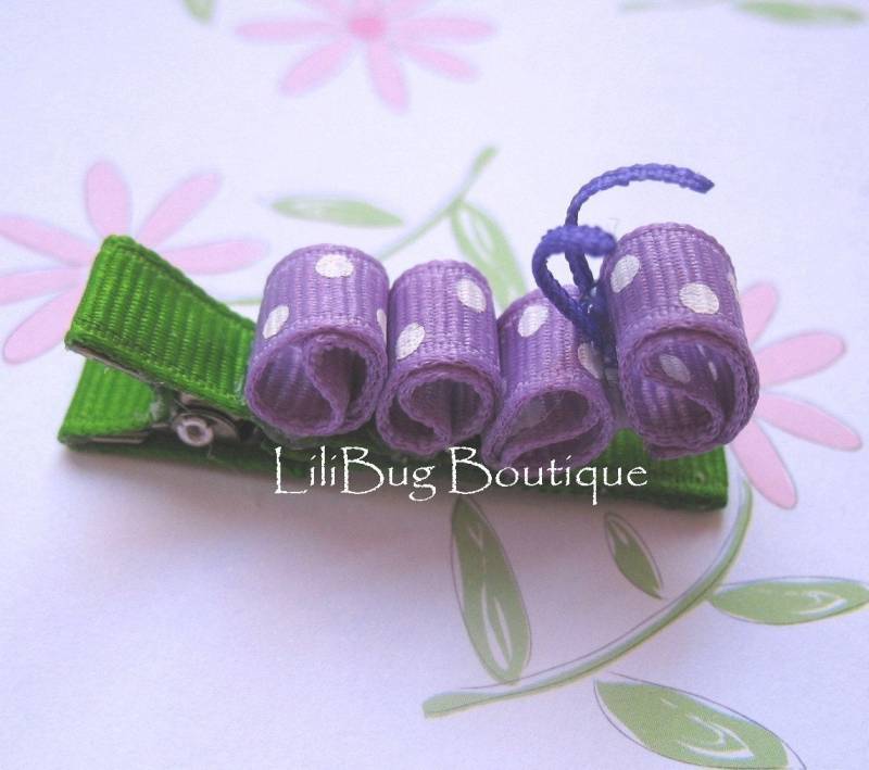Lilibug Lila/Weiß Polka Dot Caterpillar-Haarspange von LiliBugBoutique