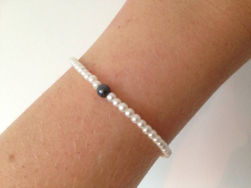 Armband "Cassandre Solo" Perlen Perle Und Anthrazit Farben von LiliLor