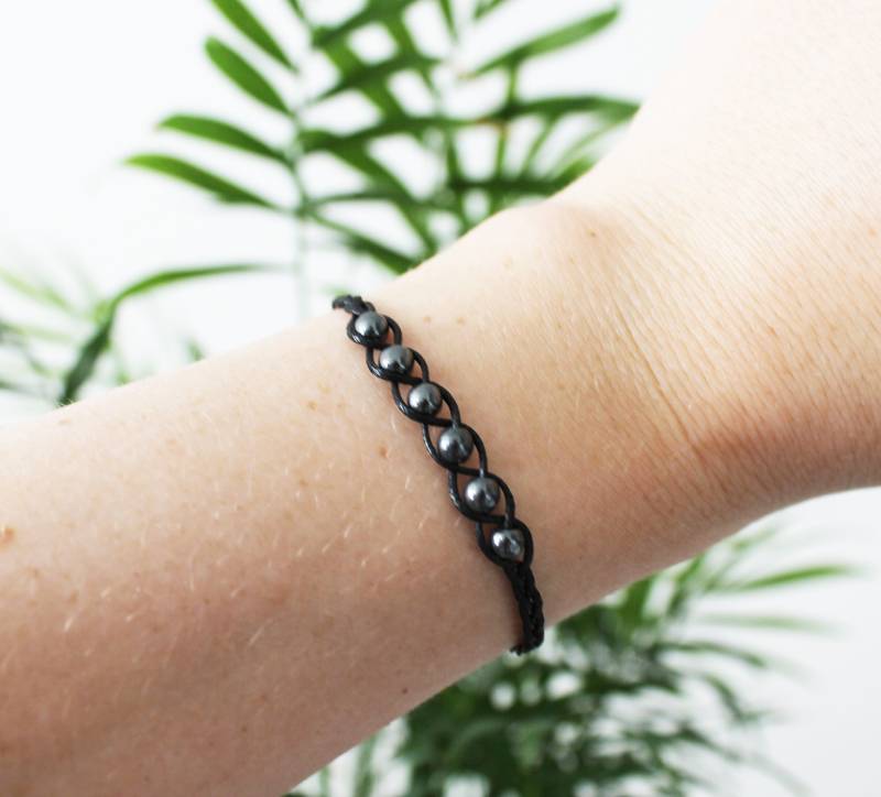 Armband "&" Skelettierten Schwarze Perlen, Schwarze, Geflochtene Schnur Und Button Holz von LiliLor