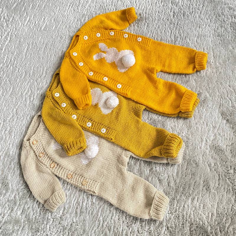 Baby Strampler Handgestrickt - Strickkleidung Für 3-6 Monate Mit Hasenmuster in Verschiedenen Farben Zur Auswahl Geschenkidee von LiliaStrickzauber