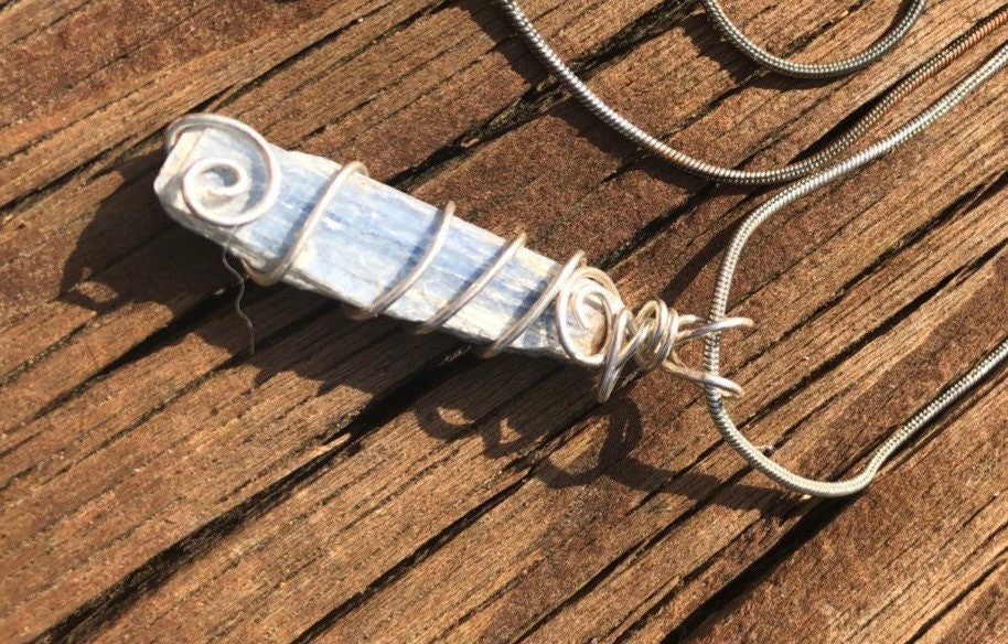 Halskette Aus Blauem Kyanit Und Sterling Silber Halskette Aus Blauem Kyanit Und Sterling Silber von LiliacLilli