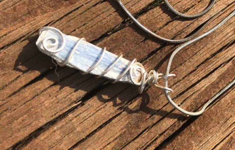 Halskette Aus Blauem Kyanit Und Sterling Silber Halskette Aus Blauem Kyanit Und Sterling Silber von LiliacLilli