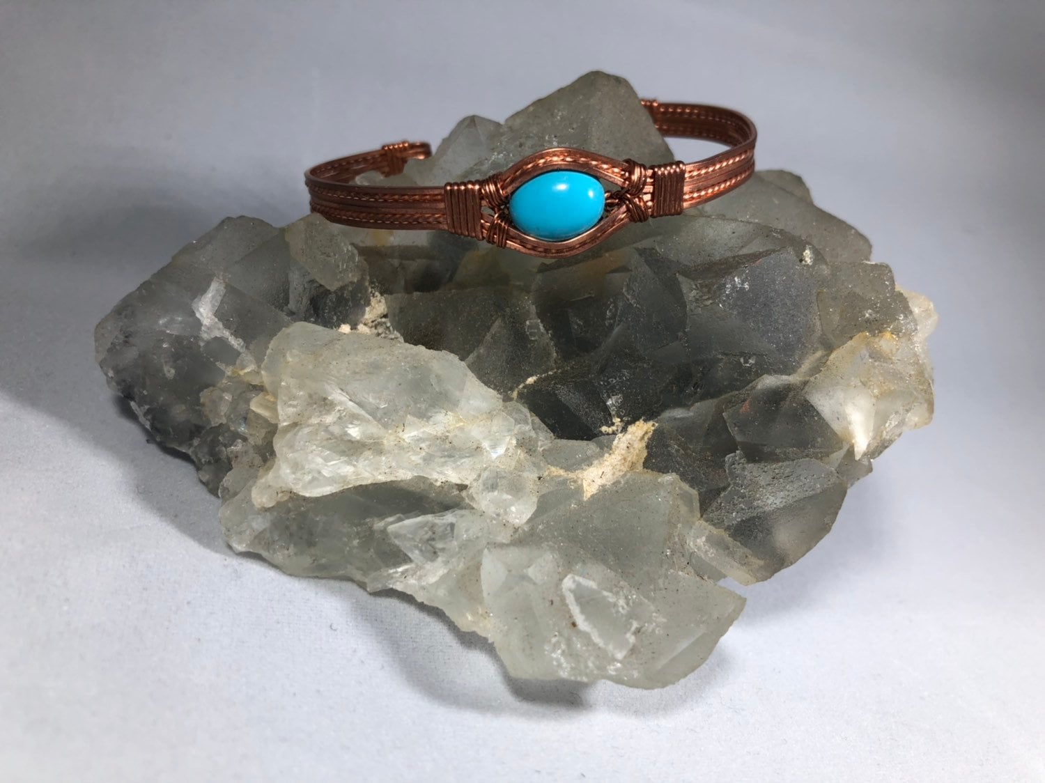 Türkises Manschettenarmband Mit Dornröschen Türkises Manschettenarmband Mit Dornröschen von LiliacLilli
