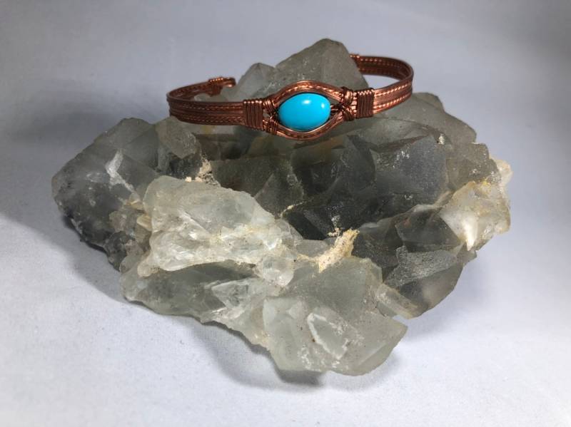 Türkises Manschettenarmband Mit Dornröschen Türkises Manschettenarmband Mit Dornröschen von LiliacLilli