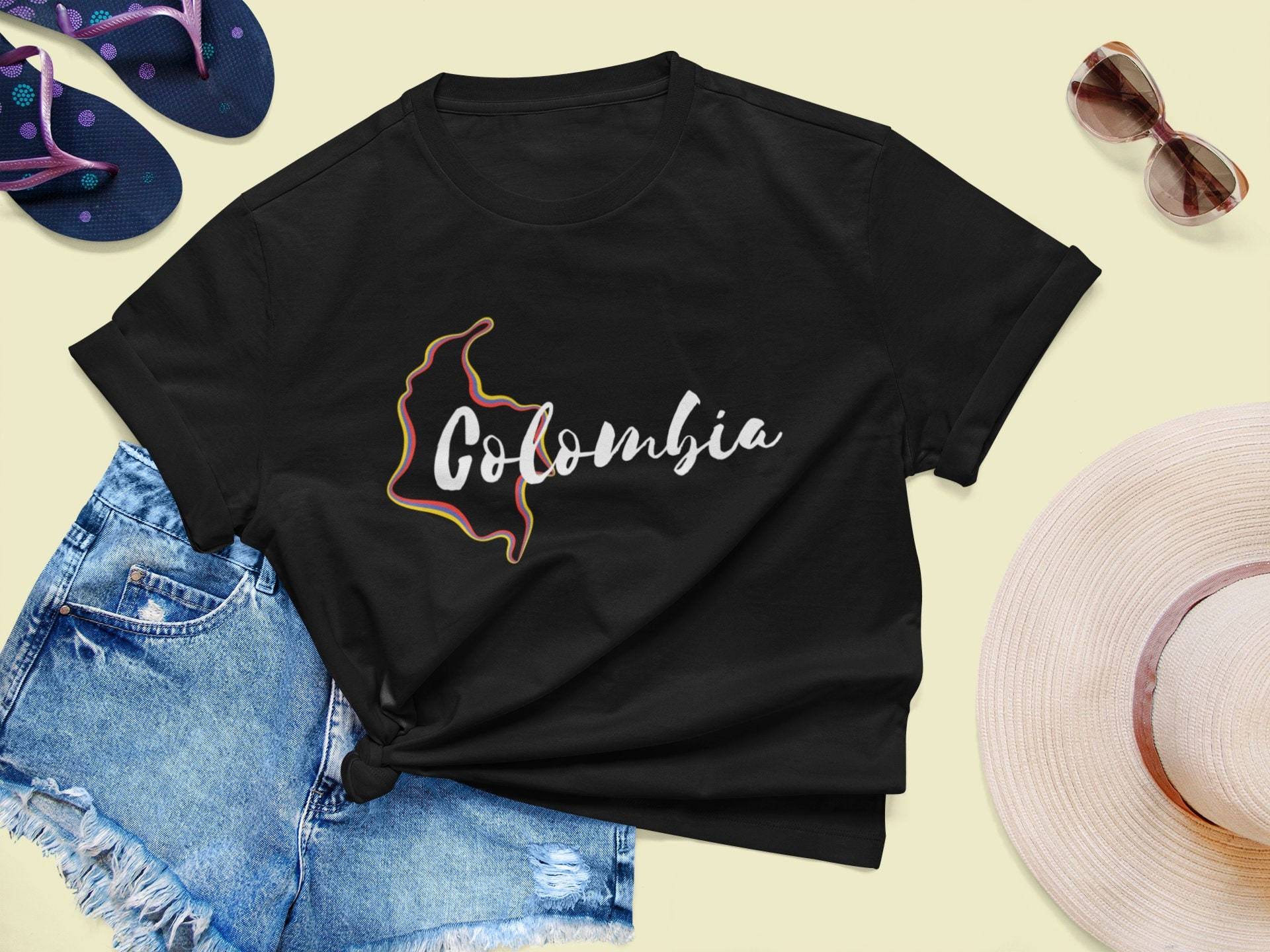 Kolumbien Shirt, Latina Geschenk, Colombiana T-Shirt, Frauen Kurzarm Colombian Pride von LiliandMattDesign