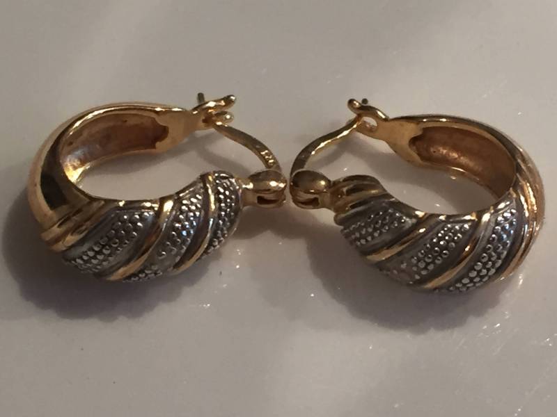Elegante Sterling Silber Vergoldete Creolen Mit Diamant Akzenten Elegante Sterling Silber Vergoldete Creolen Mit Diamant Akzenten von LiliasAntiques