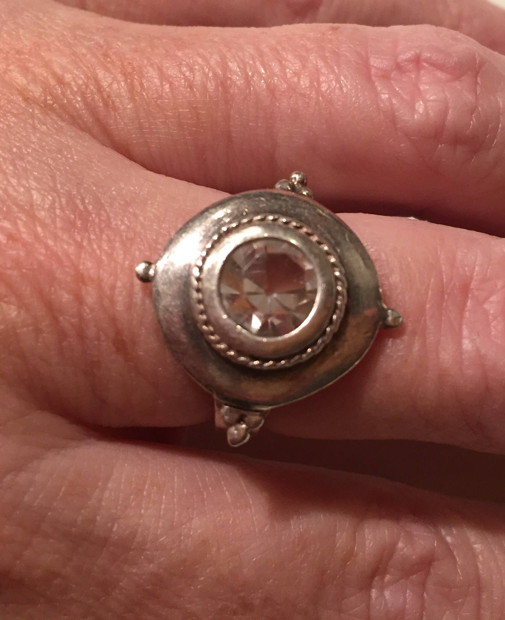 Schöne Sterling Silber Facettierte Weiße Topas Solitär Ring Art Deco As28 Schöne Sterling Silber Facettierte Weiße Topas Solitär Ring Art Deco As28 von LiliasAntiques