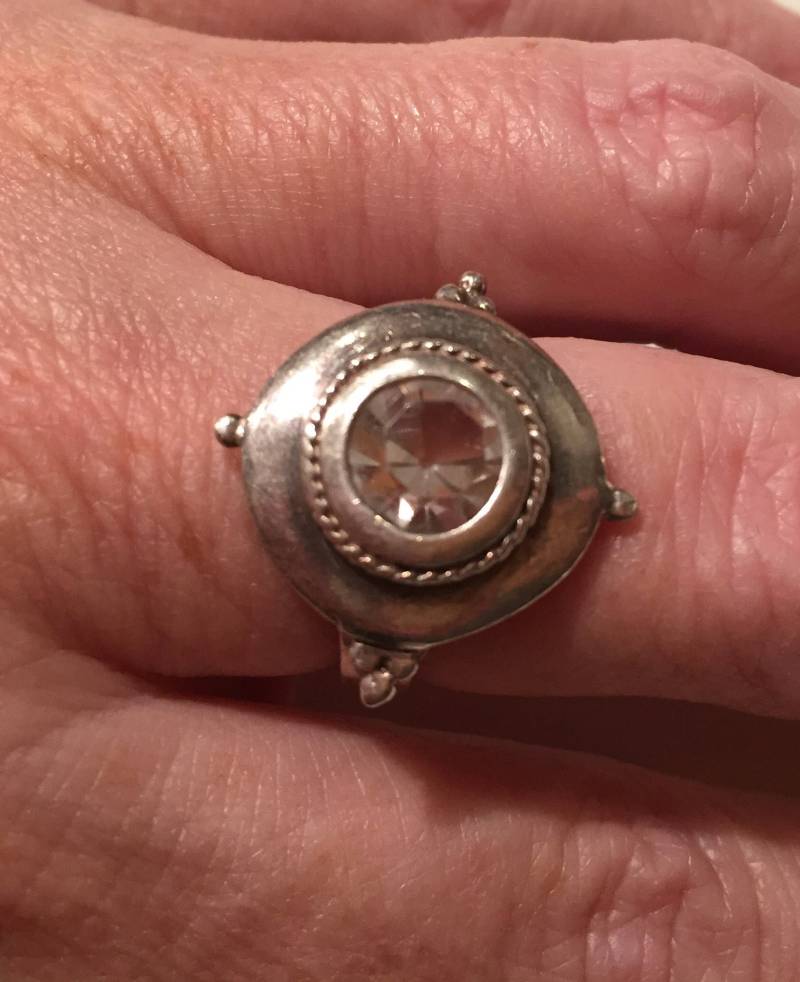 Schöne Sterling Silber Facettierte Weiße Topas Solitär Ring Art Deco As28 Schöne Sterling Silber Facettierte Weiße Topas Solitär Ring Art Deco As28 von LiliasAntiques