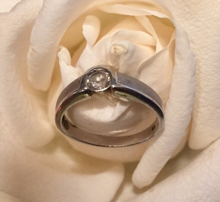 sterling Silber Und Cz Gebürstet Satin Poliert Finish Moderne Versprechen Engagement Ring Größe 6, 5 sterling Silber Und Cz Gebürstet Satin Poliert Finish Moderne Versprechen Engagement Ring Größe 6, 5 von LiliasAntiques