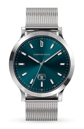 Lilienthal Berlin Herrenuhr Huxley in Oceanic Teal – Armbanduhr am Silber glänzenden Mesh-Armband – aus 316L Chirurgenstahl mit einem Quarzuhrwerk & saphirgehärtetem Mineralglas – 40 mm Lilienthal Berlin Herrenuhr Huxley in Oceanic Teal – Armbanduhr am Silber glänzenden Mesh-Armband – aus 316L Chirurgenstahl mit einem Quarzuhrwerk & saphirgehärtetem Mineralglas – 40 mm von Lilienthal